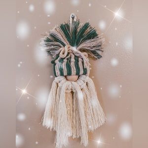 HANDMADE MACRAMÉ CHRISTMAS GNOME